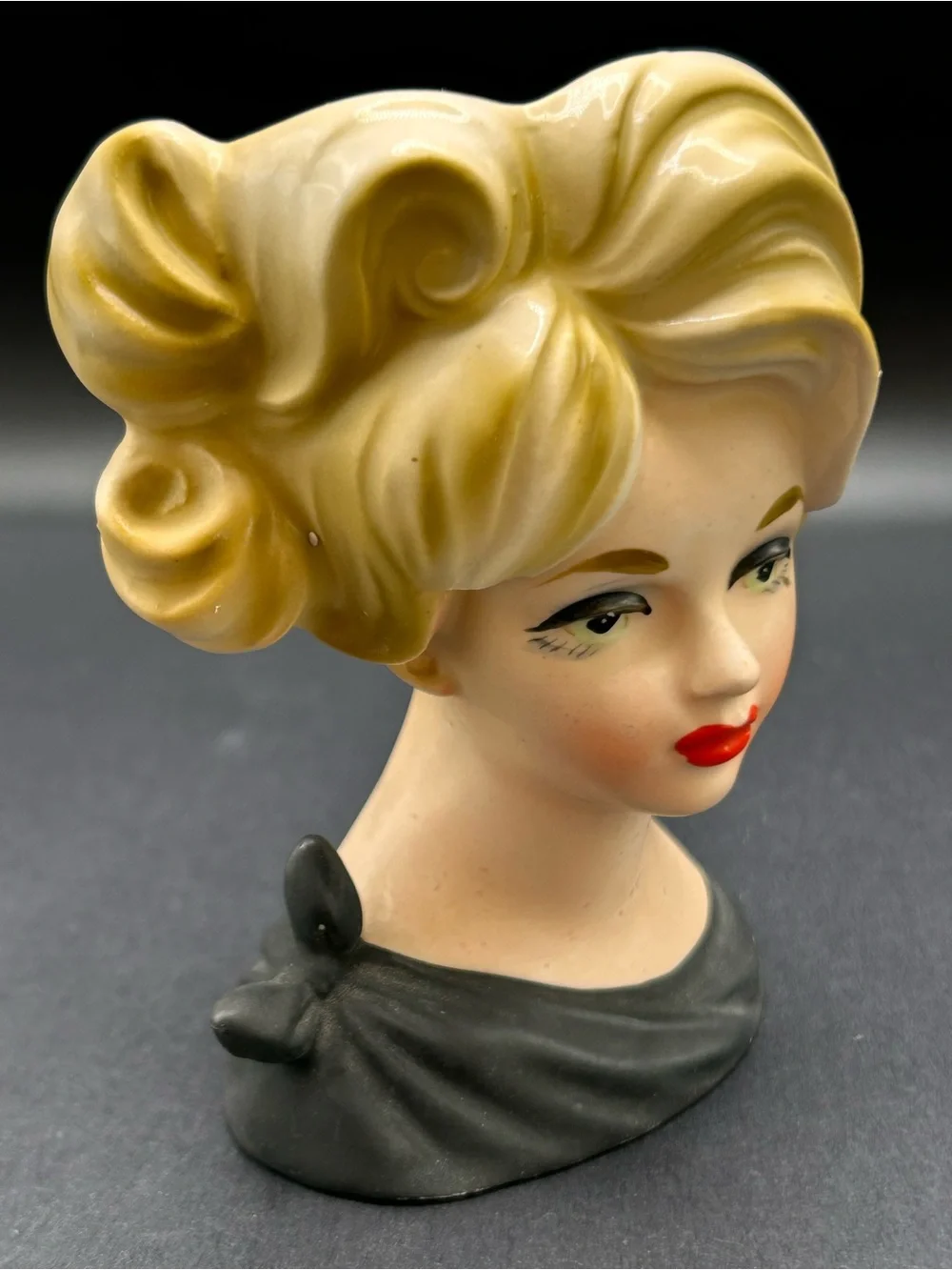 Napcoware 1960s Vintage Blonde Lady Head Vase with Red Lips 4”
